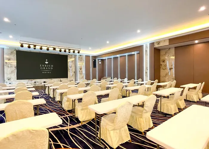 Hotel Enrich Grand *